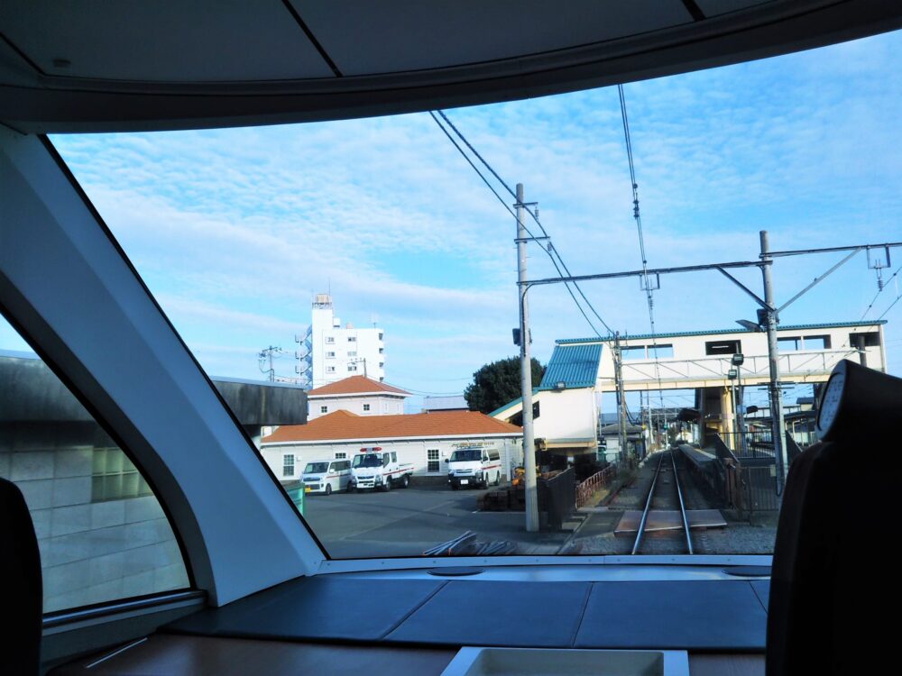 ロマンスカー展望席２列目の通路側から見える景色（箱根湯本駅～小田原駅）
